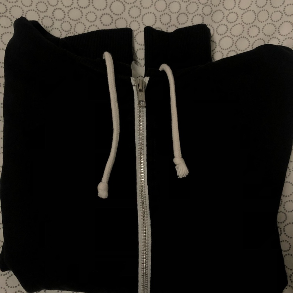 Black sweatshirt